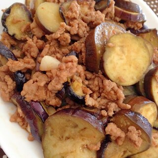 ご飯がすすむ♪ひき肉と茄子のピリ辛炒め♪